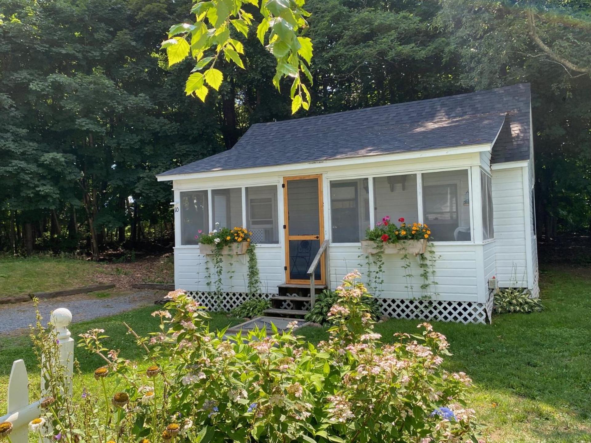 Bar Harbor Cottages & Suites Экстерьер фото